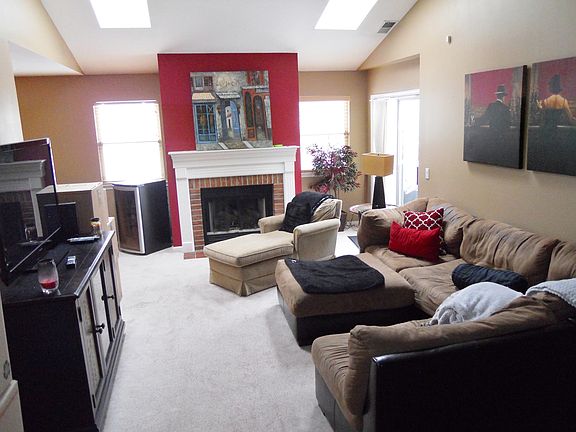 2nd image of 168 Stirling Ln Unit Z2