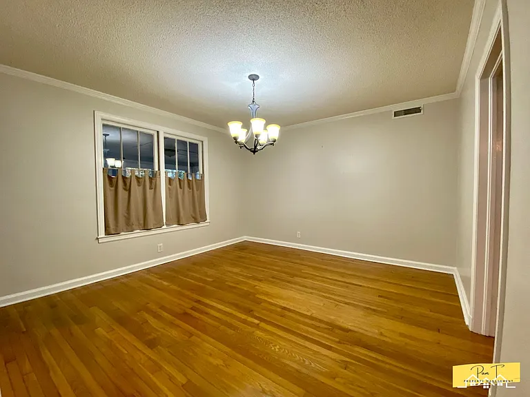 304 Columbus Dr — Photo 16