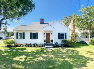 1001 Live Oak St, Beaufort, NC 28516