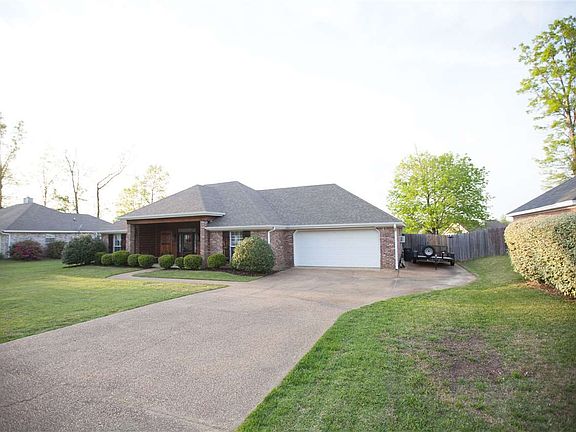 5th image of 444 Oak Lawn Dr