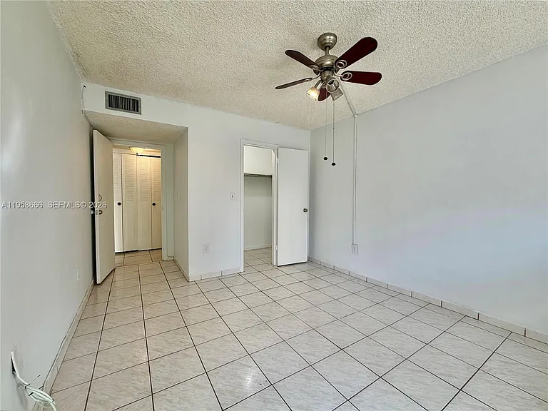 901 SW 37th Ave #25 — Photo 4