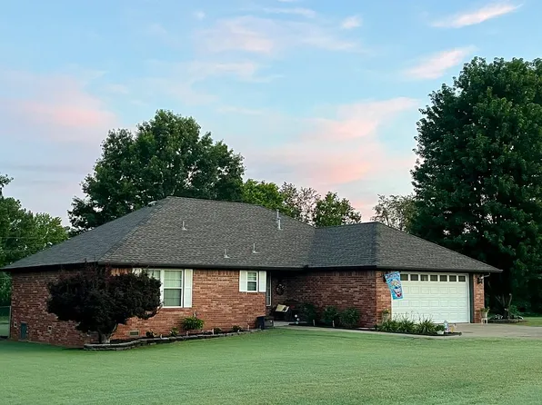 202 W Calista Dr, Tahlequah, OK 74464
