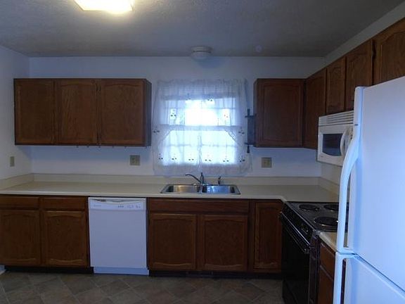 4th image of 1138 Cymar Dr E