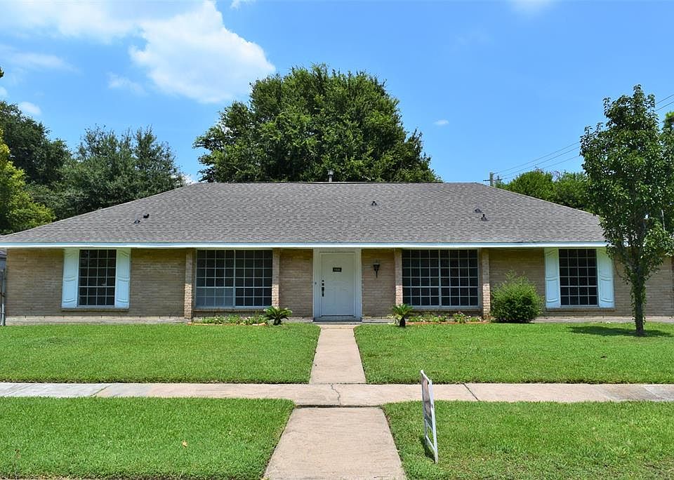 1st image of 4806 Woodmont Dr