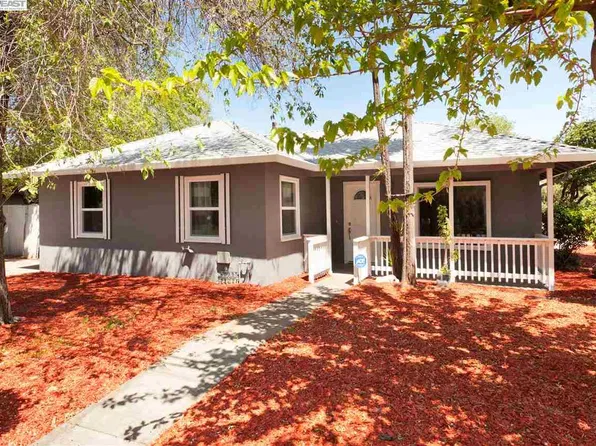 1500 Meadow Ln, Concord, CA 94520