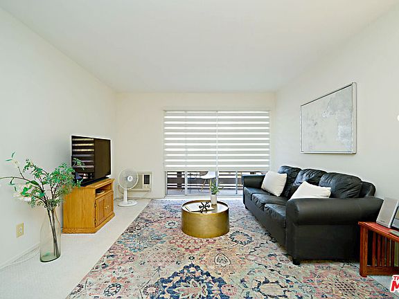 2nd image of 320 S Ardmore Ave APT 323