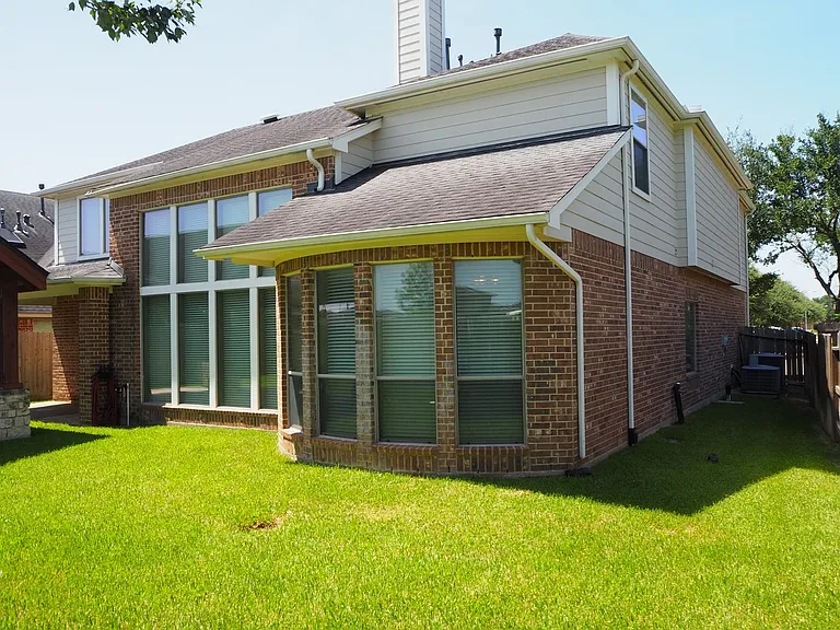 28607 Green Hedge Dr — Photo 6