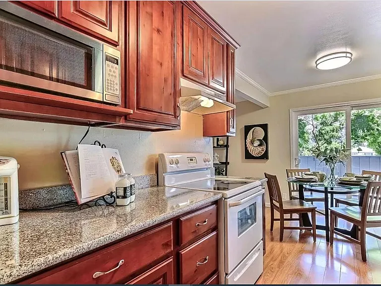 7100 Rainbow Dr #7 — Photo 14