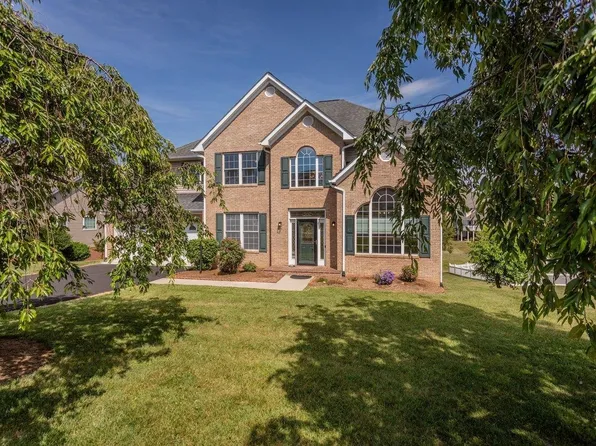15 Brookmere Ct, Staunton, VA 24401
