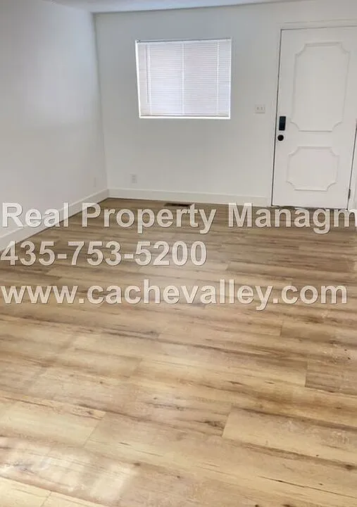 551 Dee Ave #1