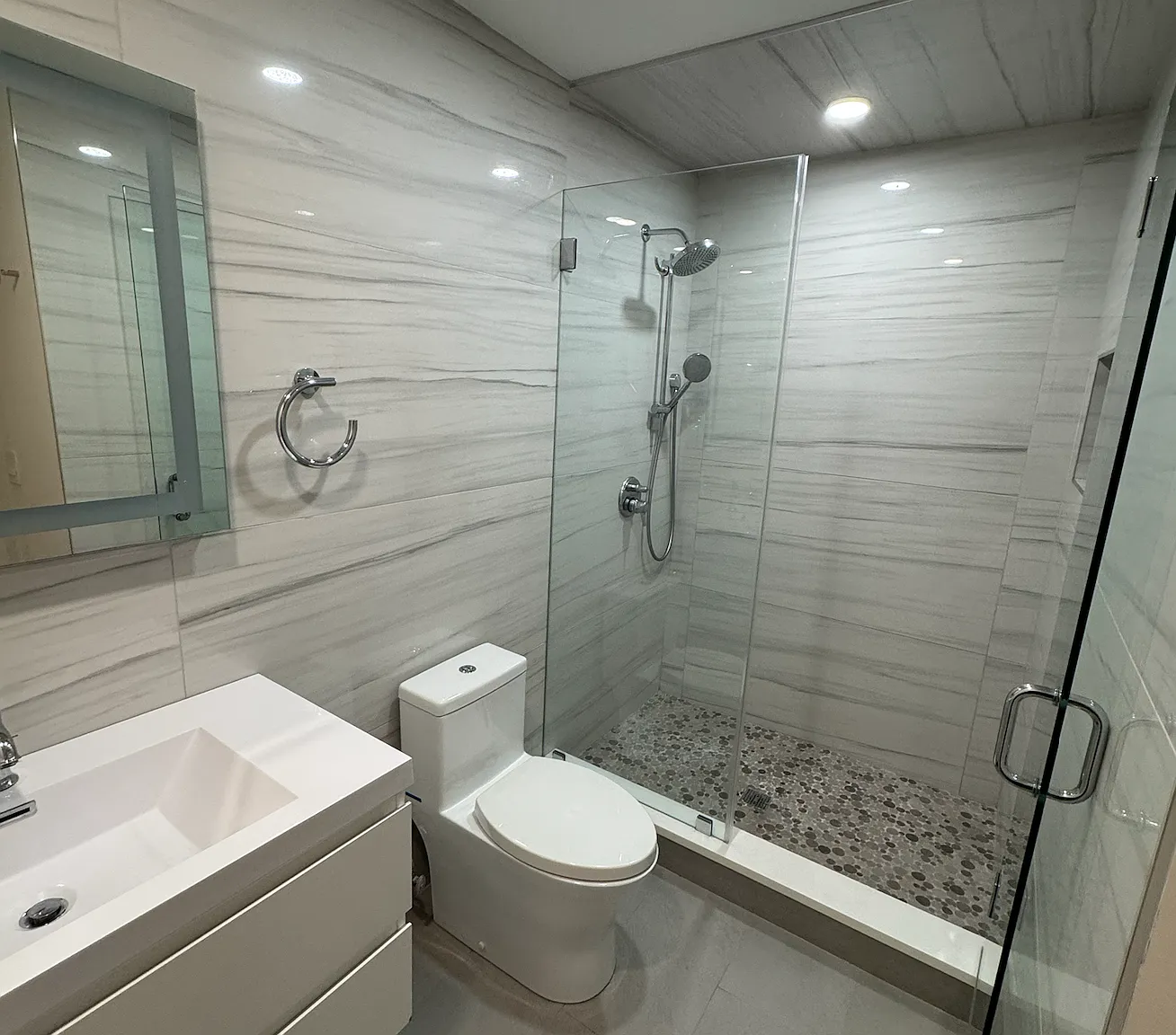 2 bed, 695 sqft, $3,800 — Photo 2