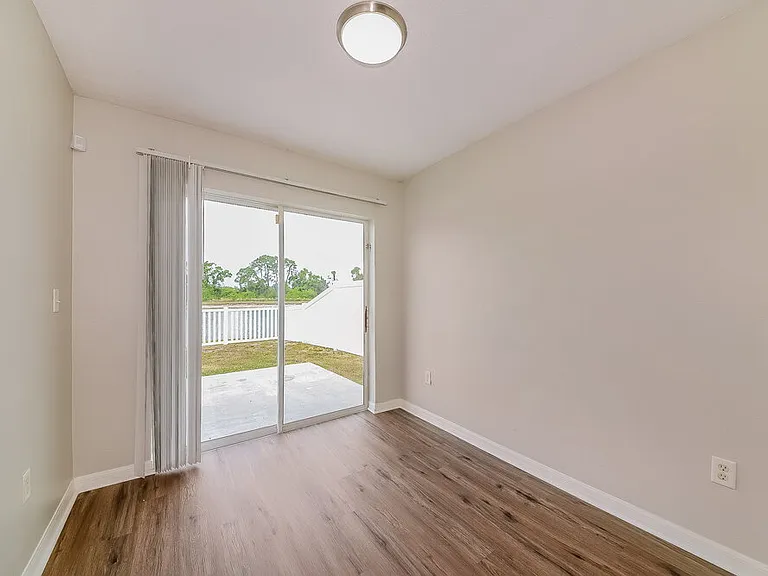 727 Cristelle Jean Dr — Photo 5