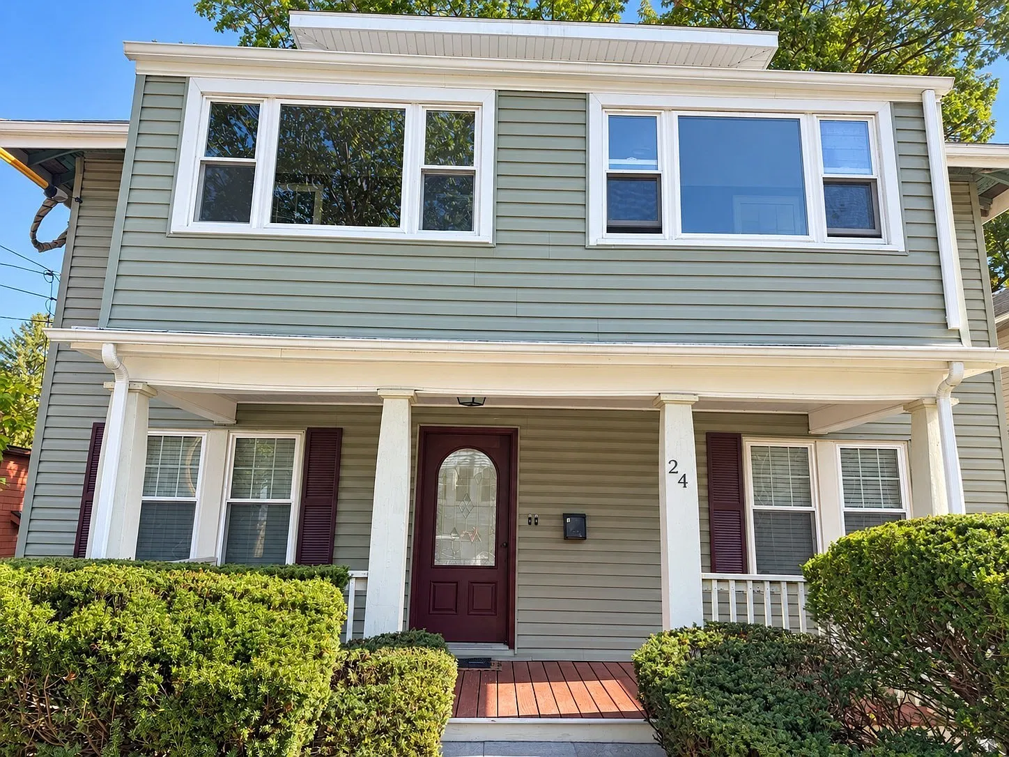 3 bed, 1.0 bath, 1300 sqft, $3,500 — Photo 1