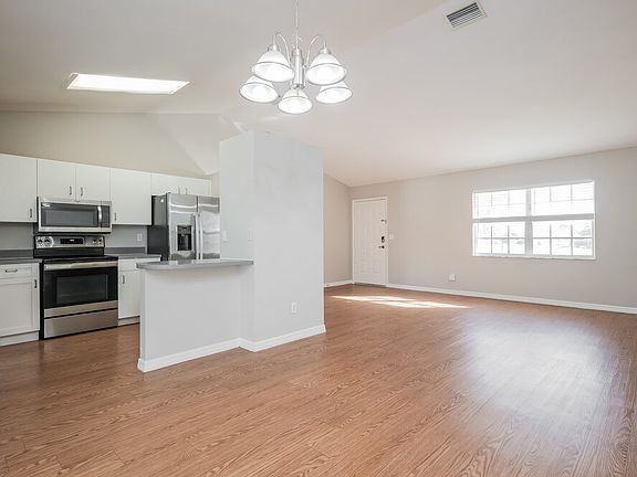 5th image of 3406 SW 14th Pl