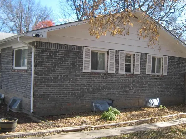 828-830 N Crestway St, Wichita, KS 67208