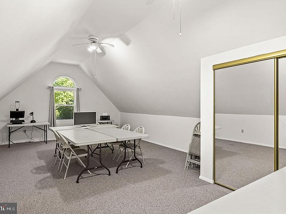 4th image of 228 Morgan Ln