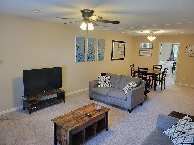 15 Hartford Ct — Photo 3