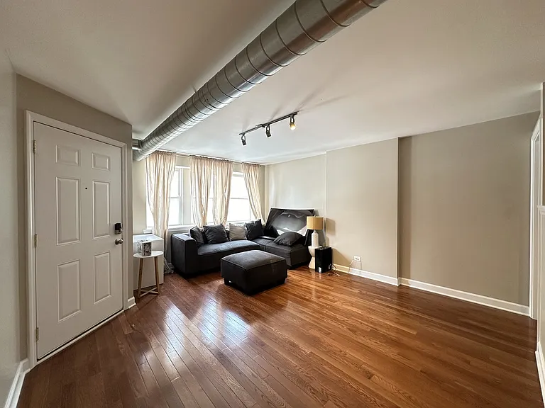 674 N Orleans St #2 — Photo 6