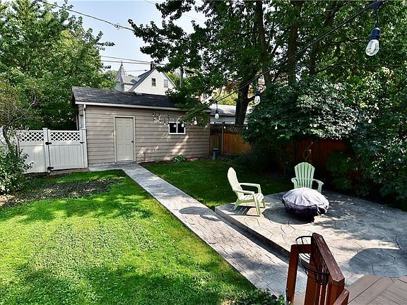 5th image of 1551 Clarence Ave