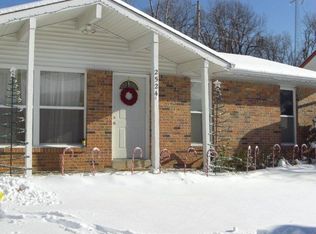 2524 Belmont Dr, High Ridge, MO 63049