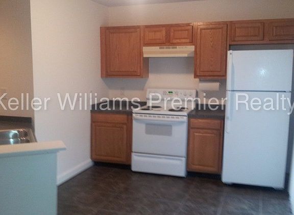 4th image of 699 Kenny Ln