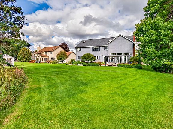 4th image of 991 Derby Ln
