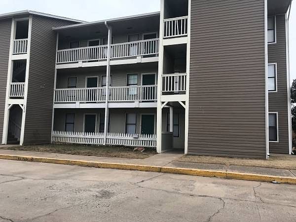 2nd image of 3842 N Ann Arbor Ave APT 303