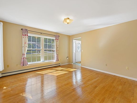 5th image of 130 Oak Grove Drive