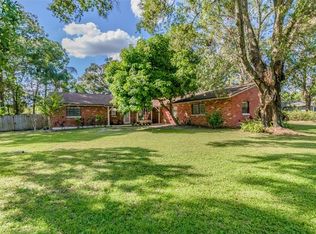 8306 Flowerfield Dr, Tampa, FL 33615