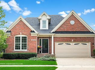 25W725 Fisher Ln, Winfield, IL 60190