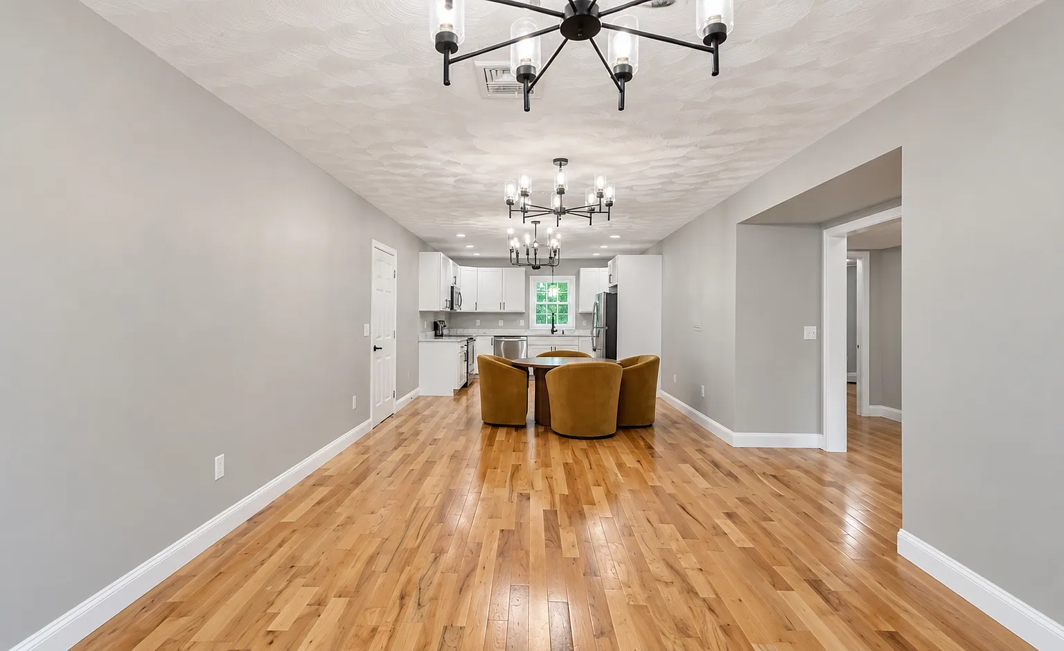 2 bed, 1224 sqft, $2,500 — Photo 4
