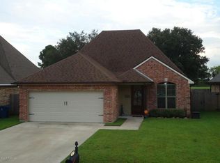 417 Milton Estates Ln, Youngsville, LA 70592