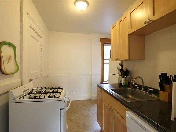3rd image of 99 Hancock St #U6