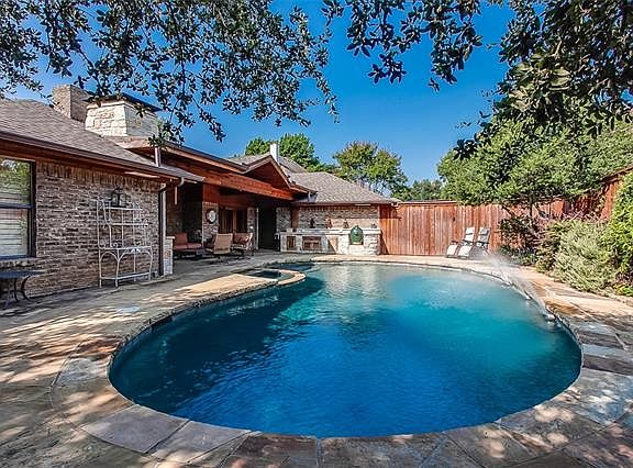 4th image of 9511 Shady Valley Dr