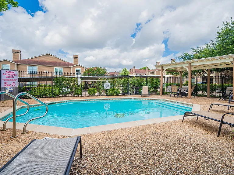 1860 White Oak Dr #242 — Photo 34
