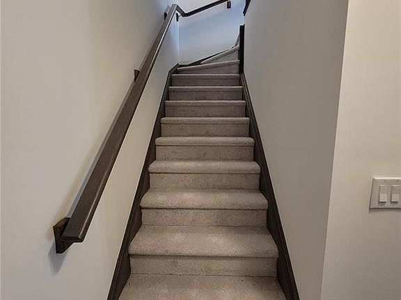 4th image of 585 Colborne St E #913