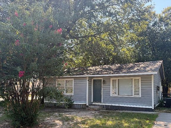 2nd image of 701 4th St