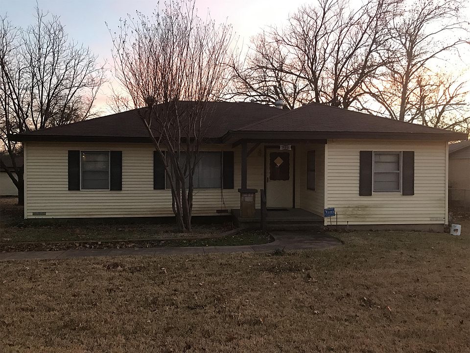 1st image of 4726 Wisteria Dr