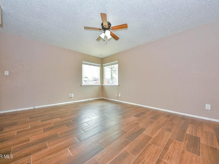 10348 Darin Rd — Photo 10