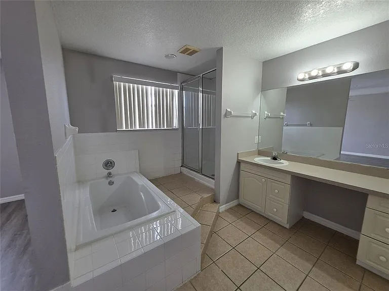 406 Washington Palm Loop — Photo 8