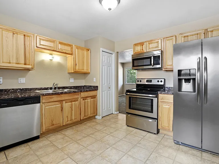 900 E Evans Ave — Photo 2