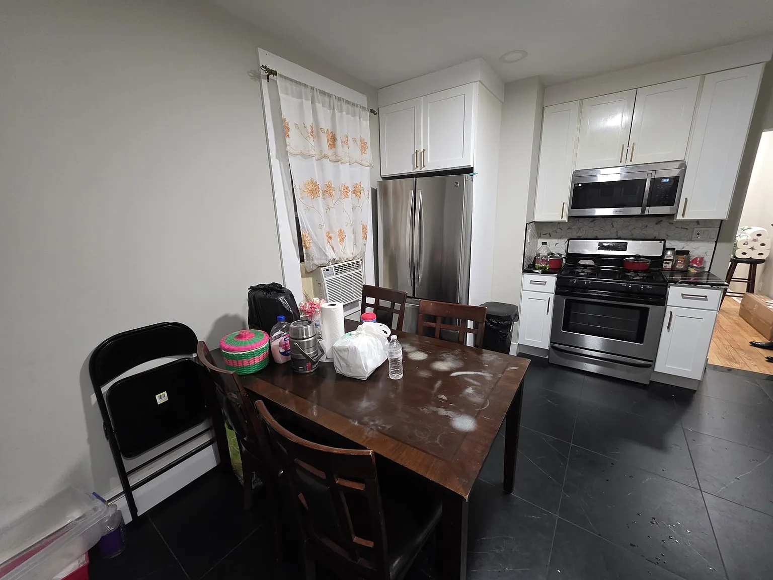 2 bed, 900 sqft, $1,949 — Photo 4
