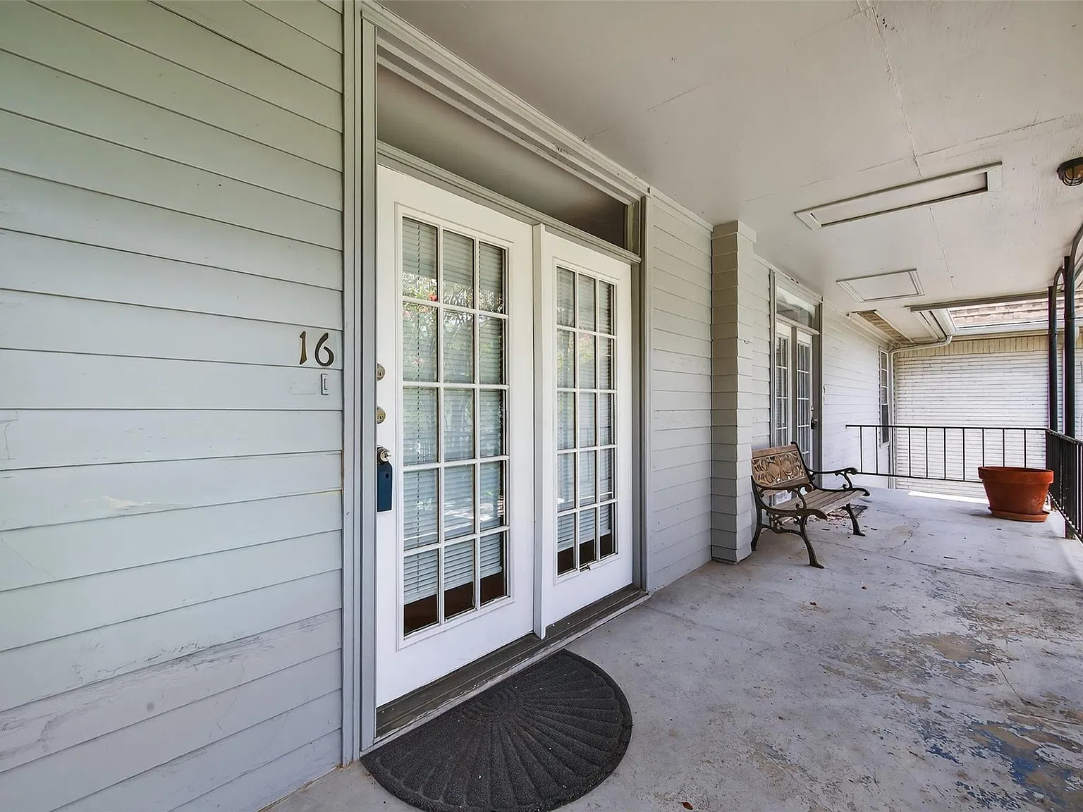 3300 Yorktown St — Photo 4