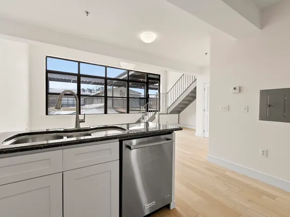 300 Communipaw Avenue image 18 of 50