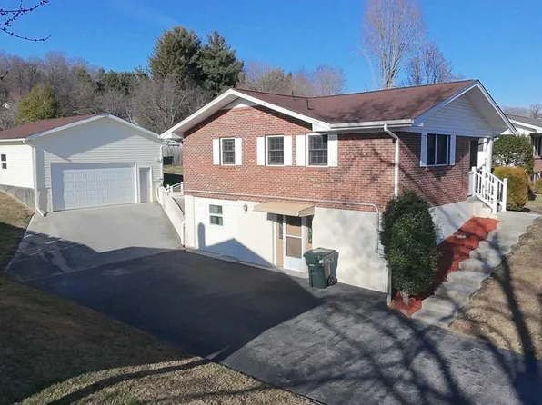 328 Winding Way Rd, Bristol, VA 24201