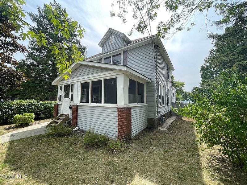 2nd image of 14 Ferry Boulevard