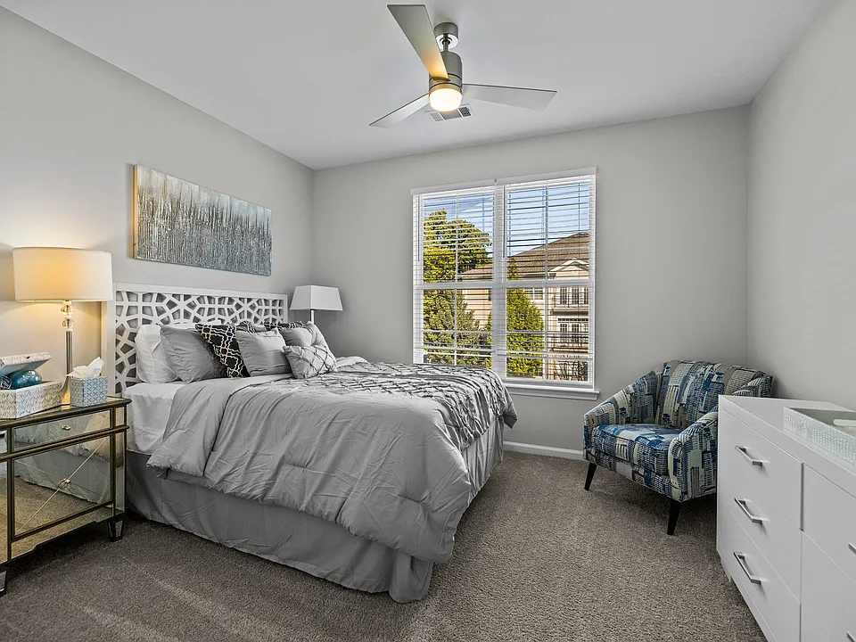 Building Photo 4