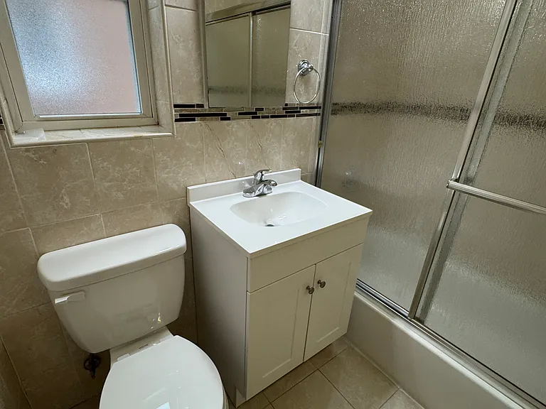 1305 E 65th St #1 — Photo 16