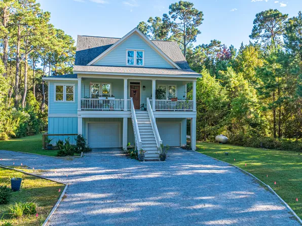325 McClellan Ave, Mc Clellanville, SC 29458