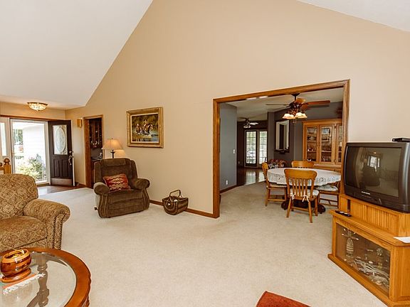 4th image of 2635 Deborah Dr